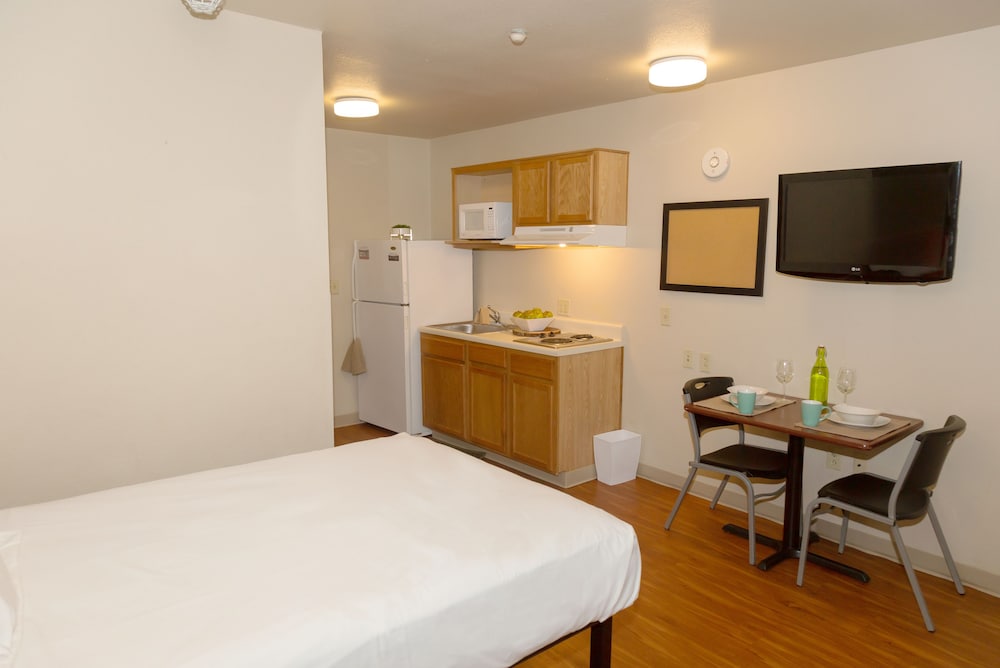 Siegel Select Alexandria (Ex Sun Suites Of Alexandria) 8/23