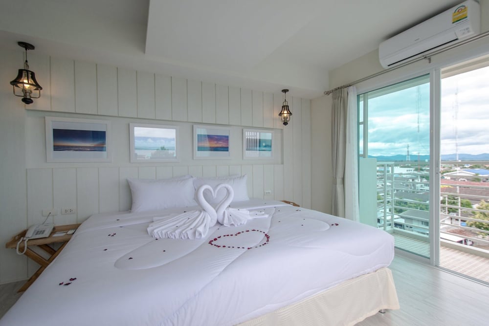Prachuap Grand Hotel 7/43