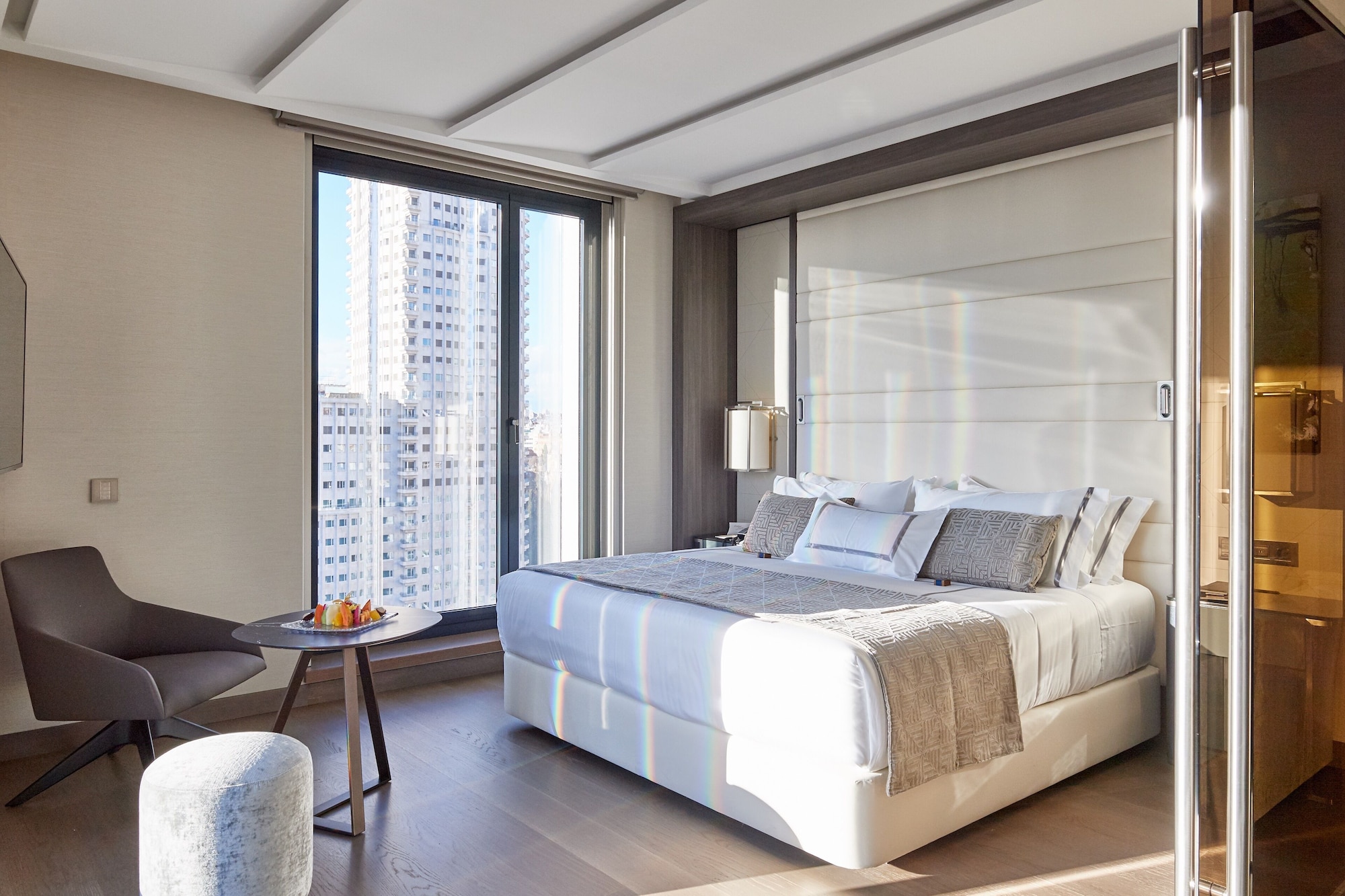 JUNIOR SUITE, CITY VIEW