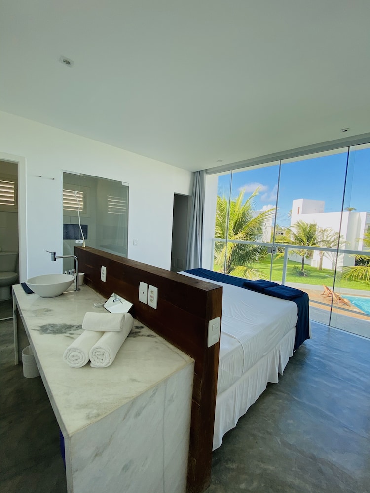 B Blue Beachouses 19/65