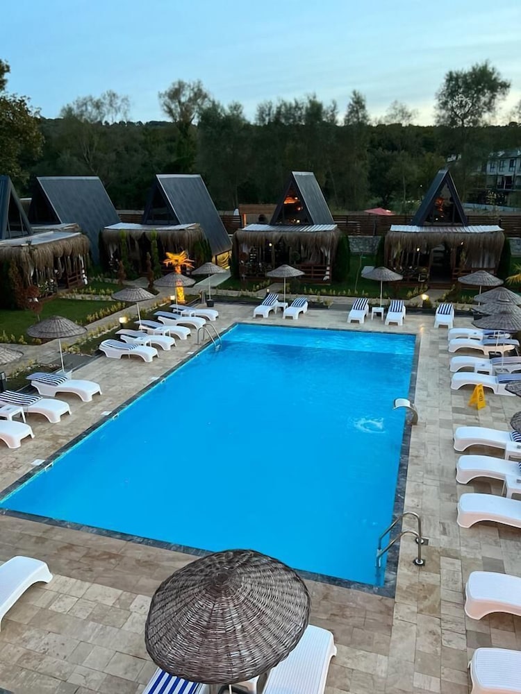 Kerpe Bungalov Hotel 44/50