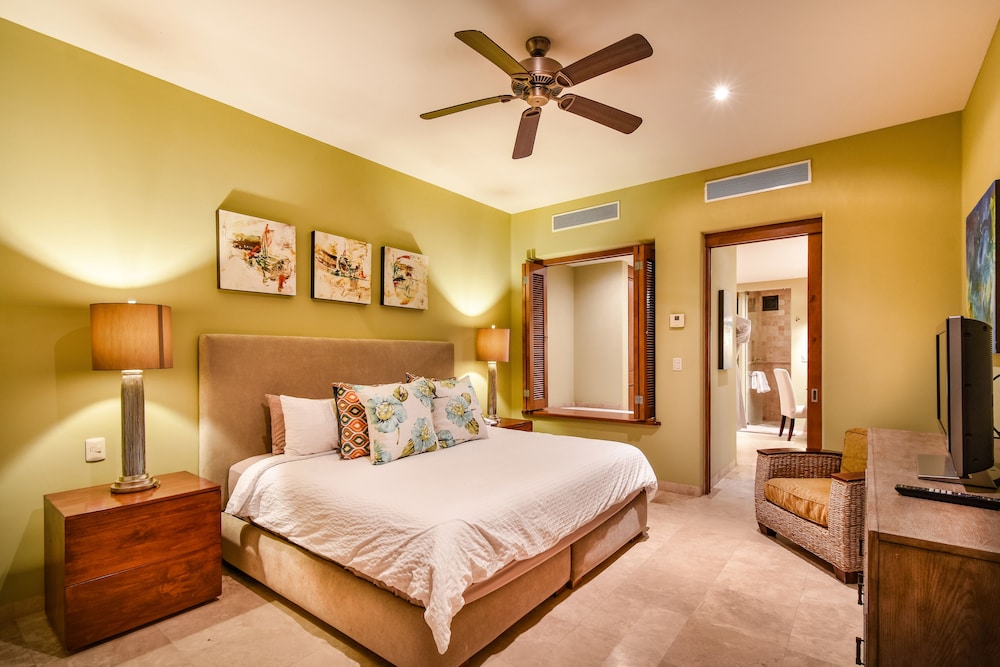 1 Bedroom, Luxury, Suite, King Bed, Ocean View, Terrace