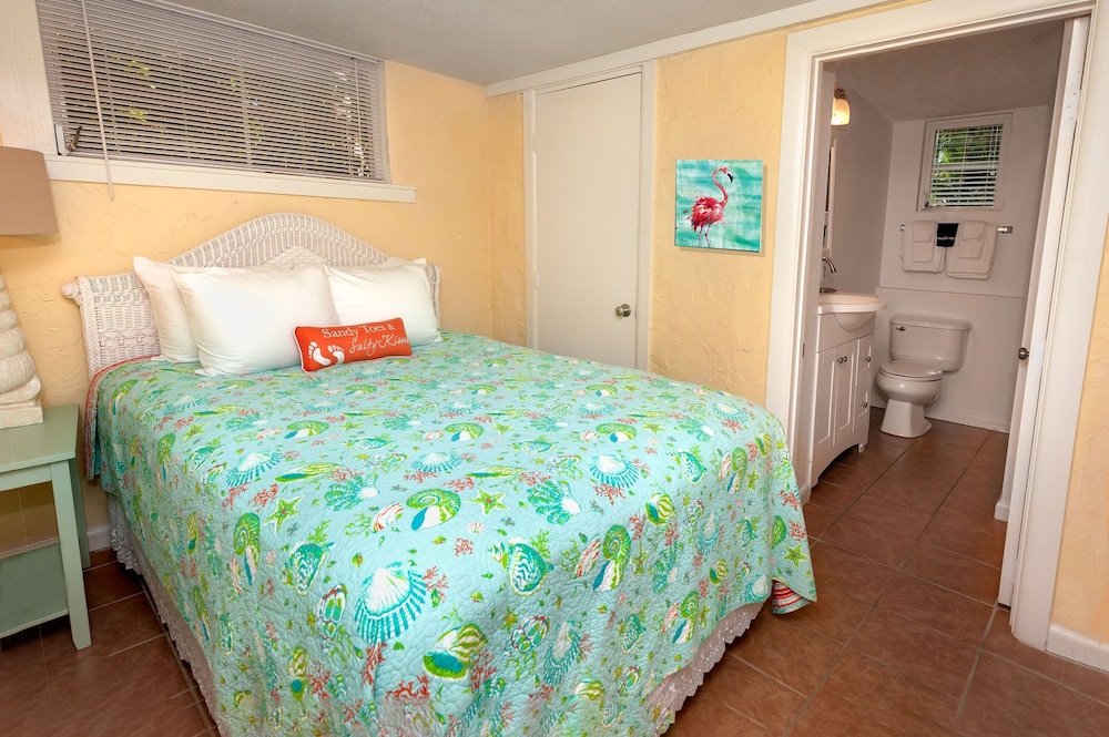 Cedar Cove Resort & Cottages 22/78