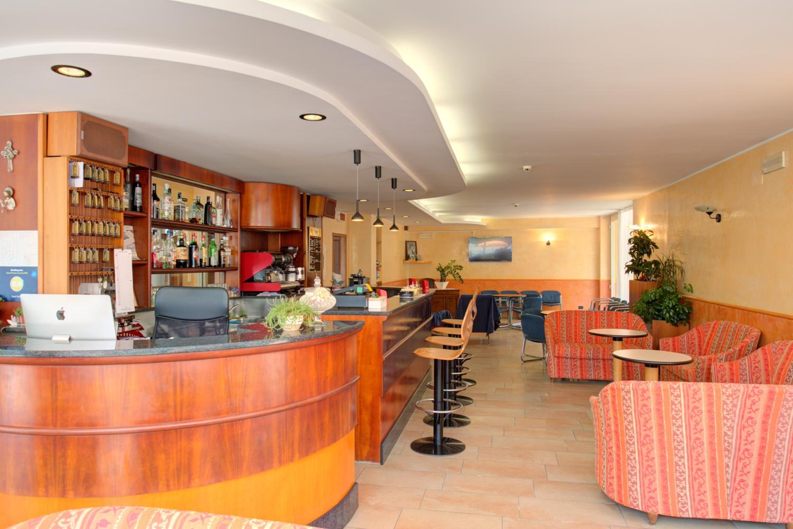 Hotel Nella 6/50