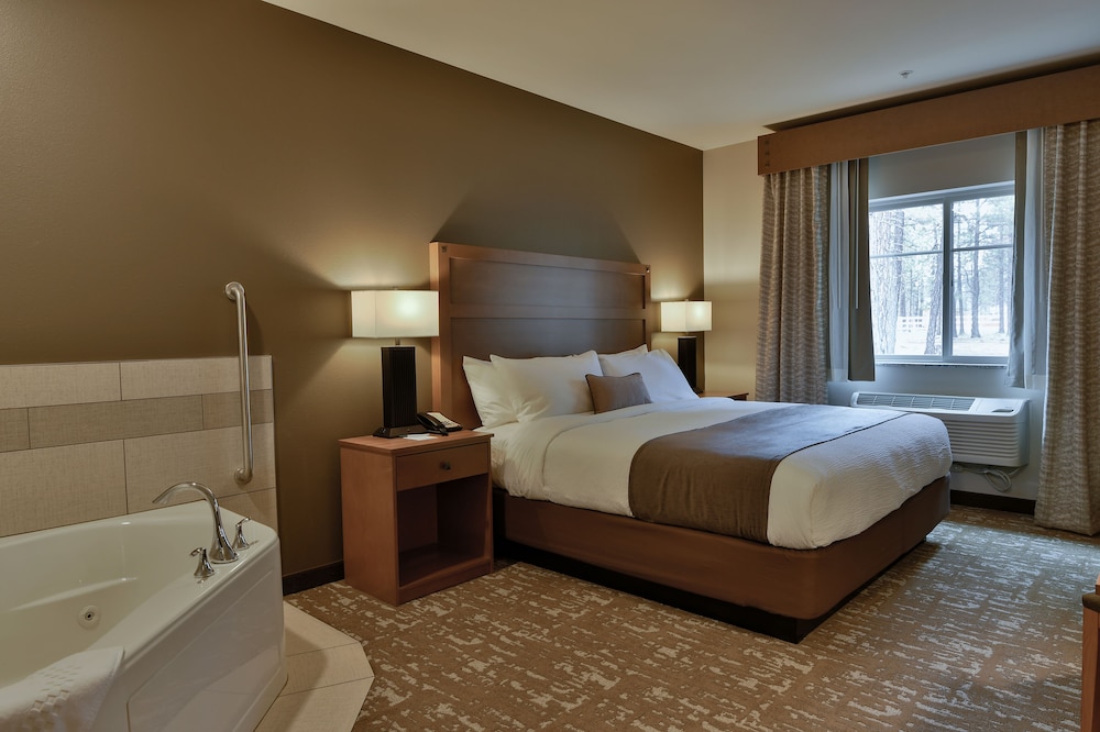 GrandStay Hotel & Suites Sisters 32/33