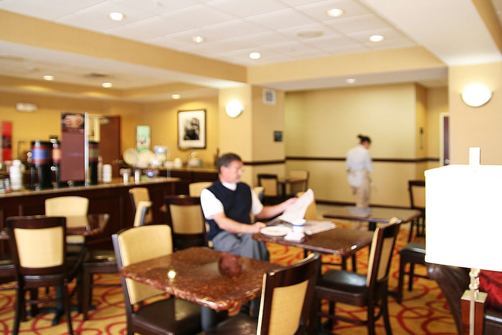 Hampton Inn Dade City Zephyrhills Fl 46/58