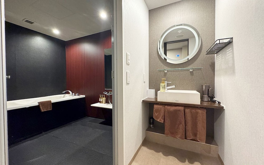 Tanimachi Luxe Hotel 55/57