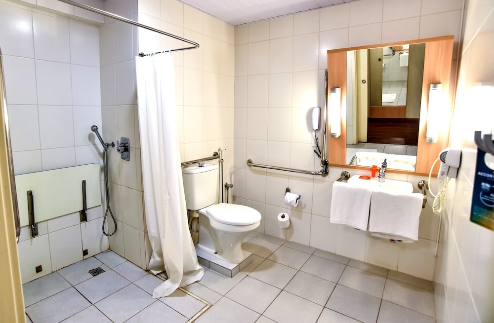Ibis Sao Luis 18/64