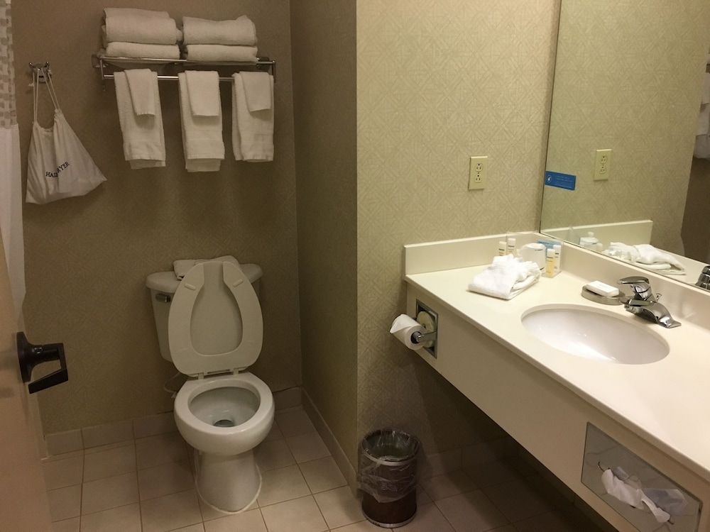 HAMPTON INN BEDFORD 17/52