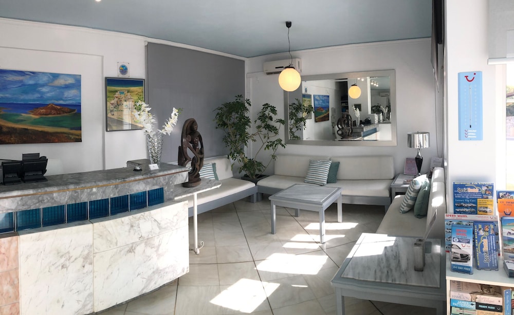 Futura Hotel 53/84