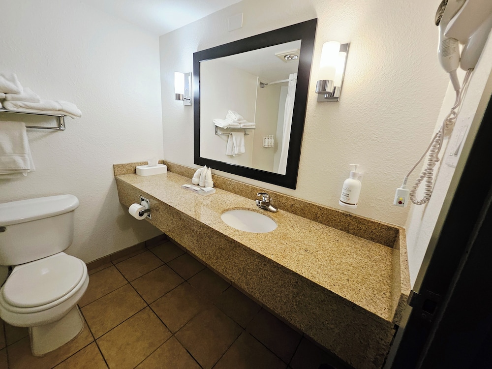 Ramada Plaza by Wyndham Sheridan Hotel and Convention Center 47/50