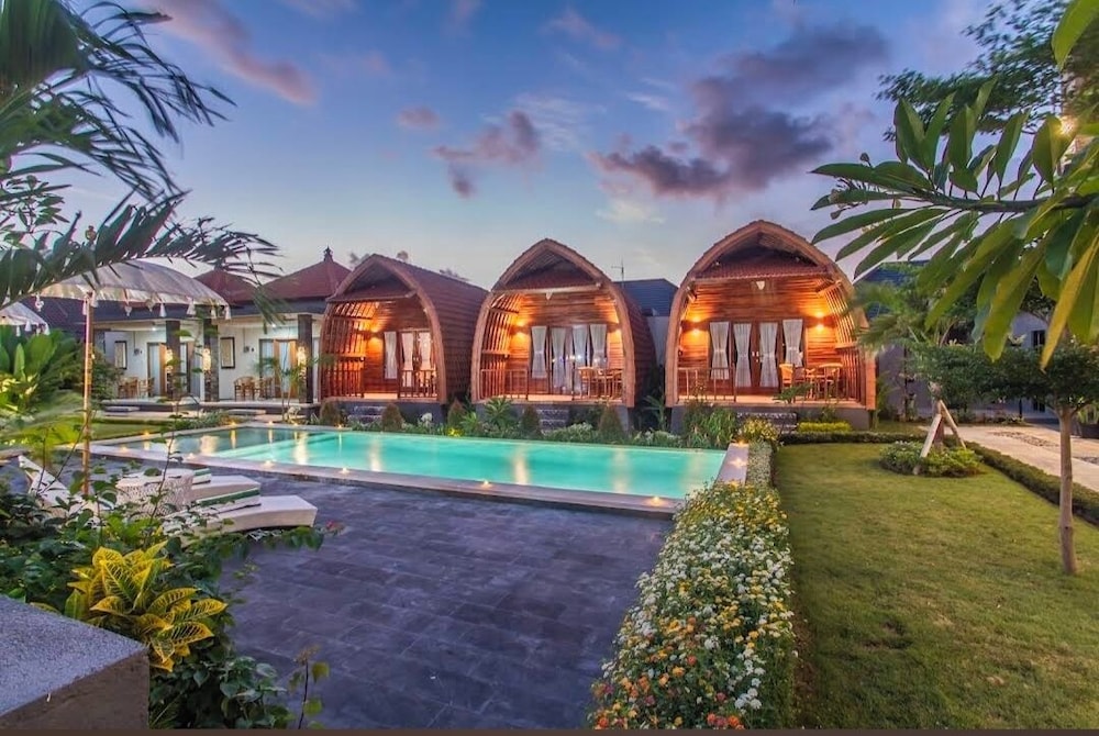 Mailaku House 3/50