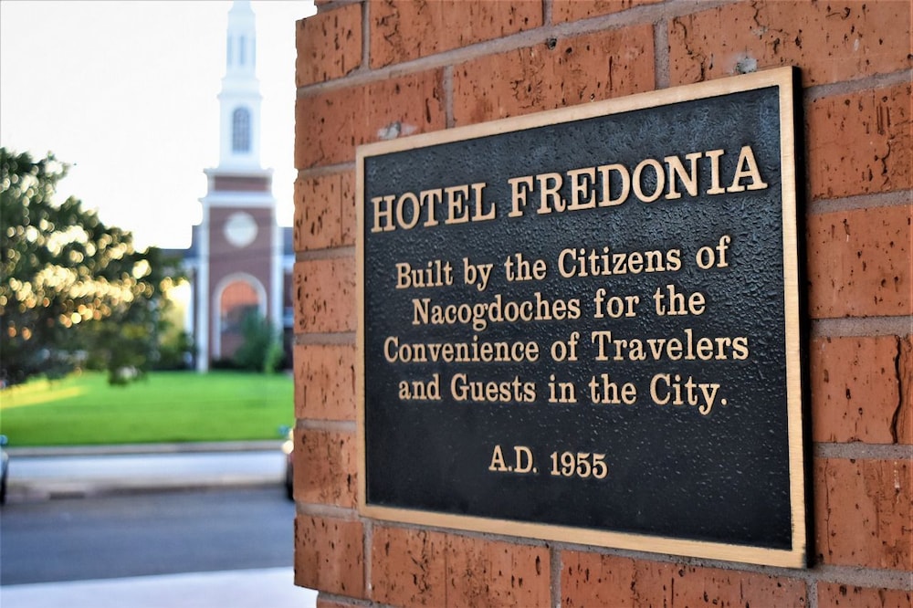 The Fredonia Hotel and Convention Center 15/30