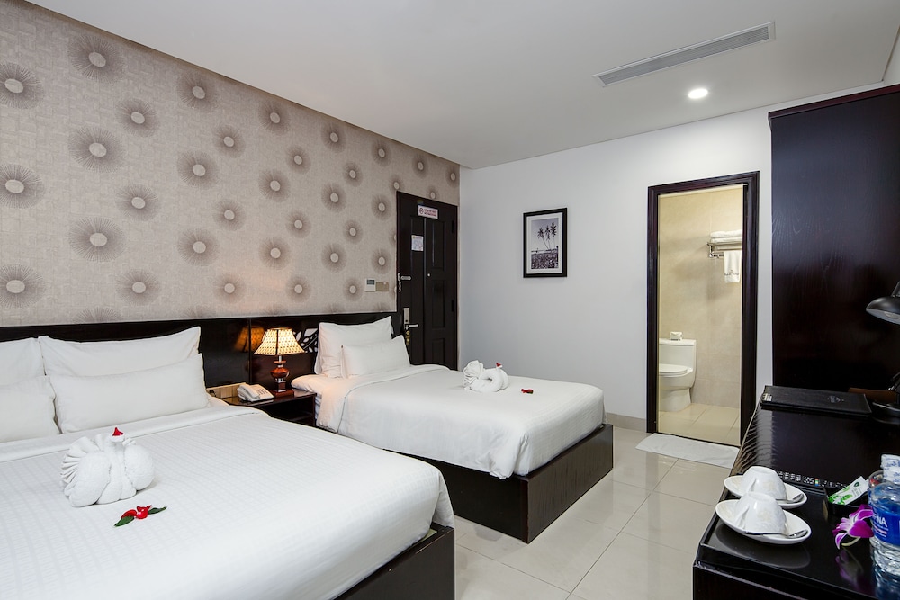 Dylan Hotel Da Nang 10/27