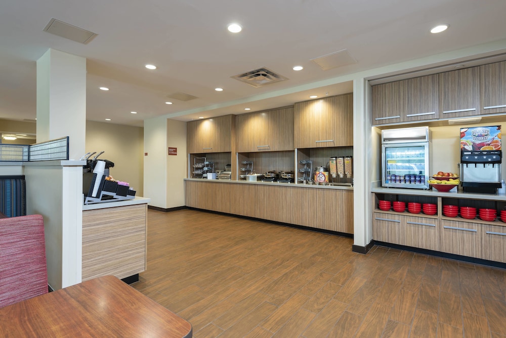 TownePlace Suites by Marriott Louisville North 8/40