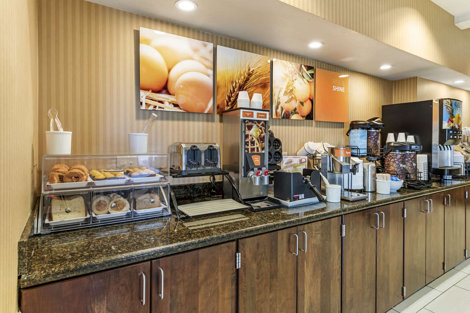 Comfort Inn Albert Lea at Trails Travel Center 32/42