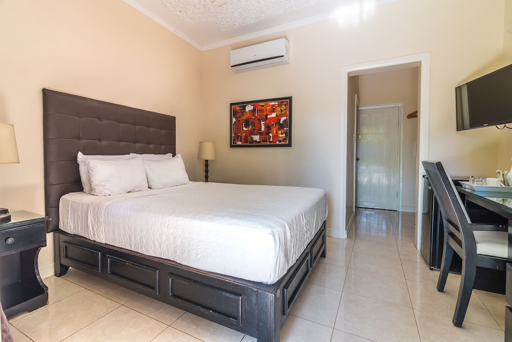 Travellers Beach Resort 12/61