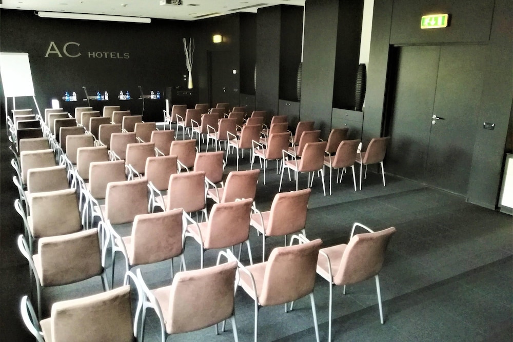 Ac Hotel Padova By Marriott 43/50