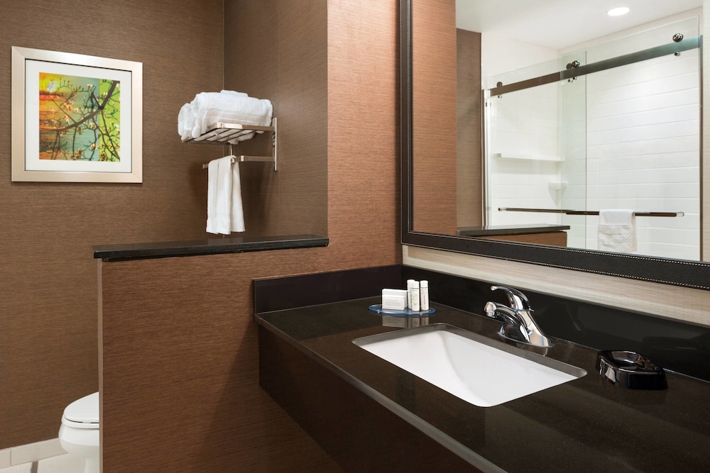 Fairfield Inn Suites Bristol 12/22