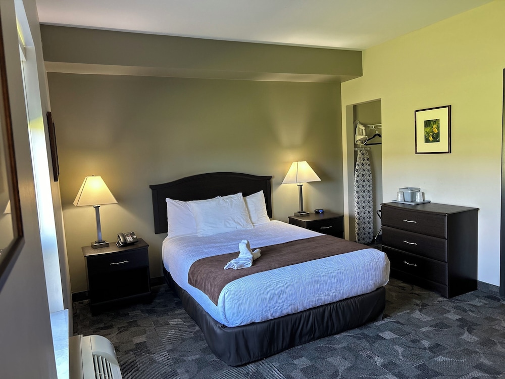 Midland Inn & Suites 9/22
