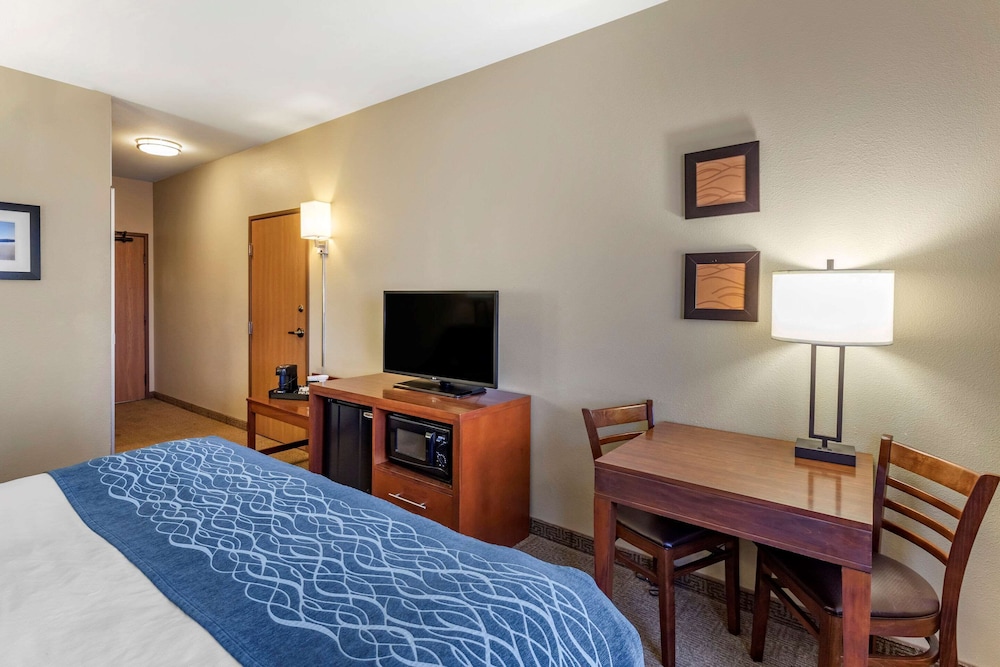 Comfort Inn Evansville - Casper, WY 8/36