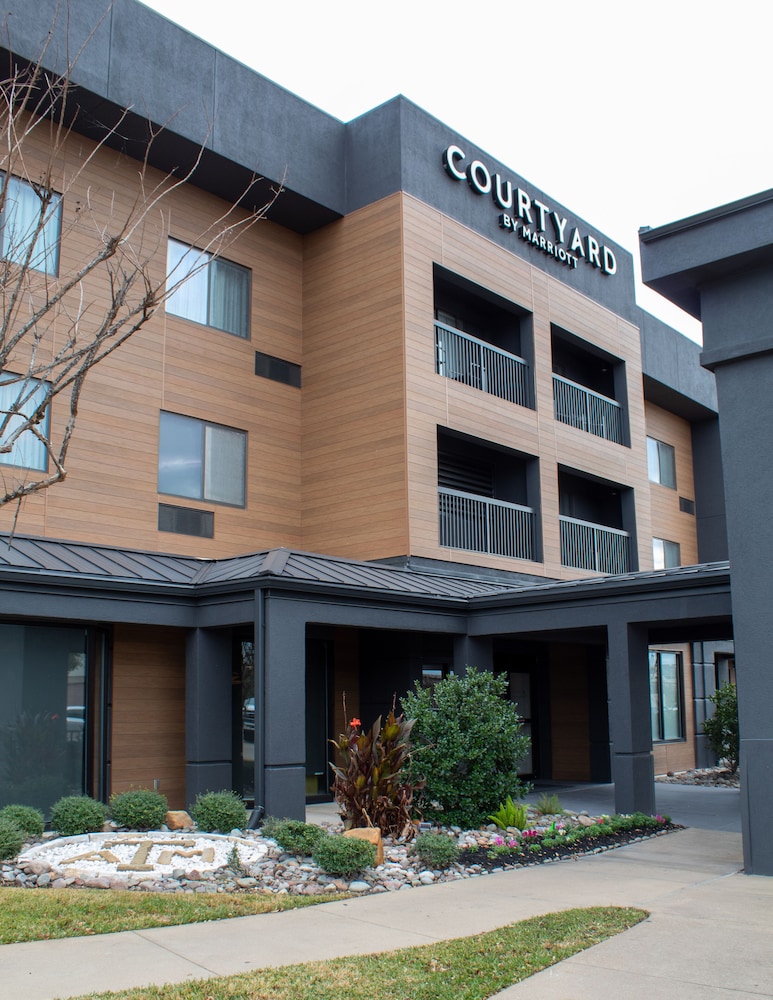Courtyard by Marriott Bryan College Station 2/29