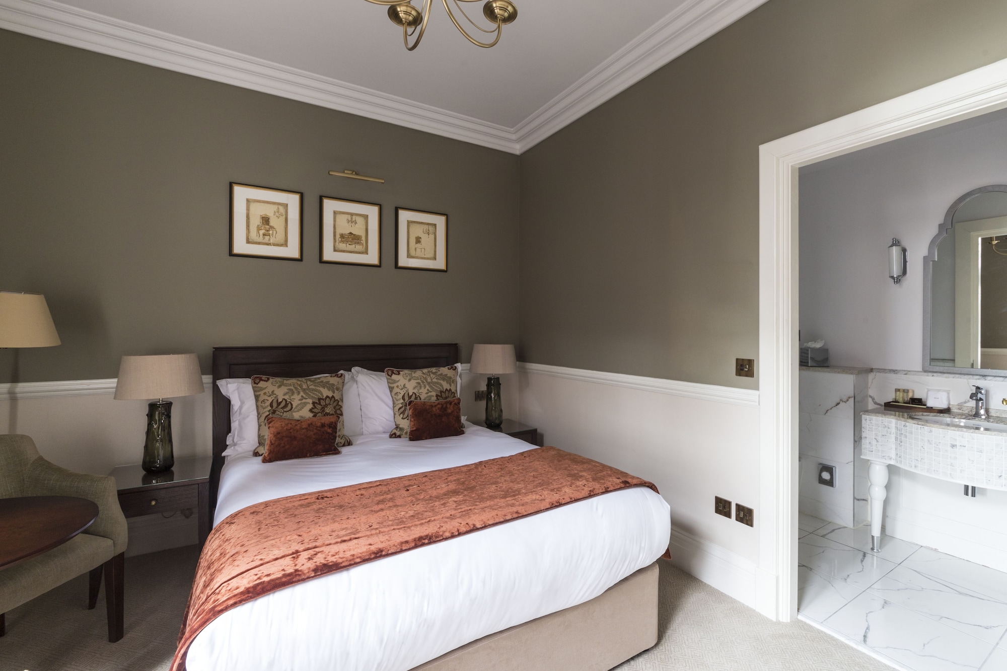 JUNIOR, DELUXE, DOUBLE BED