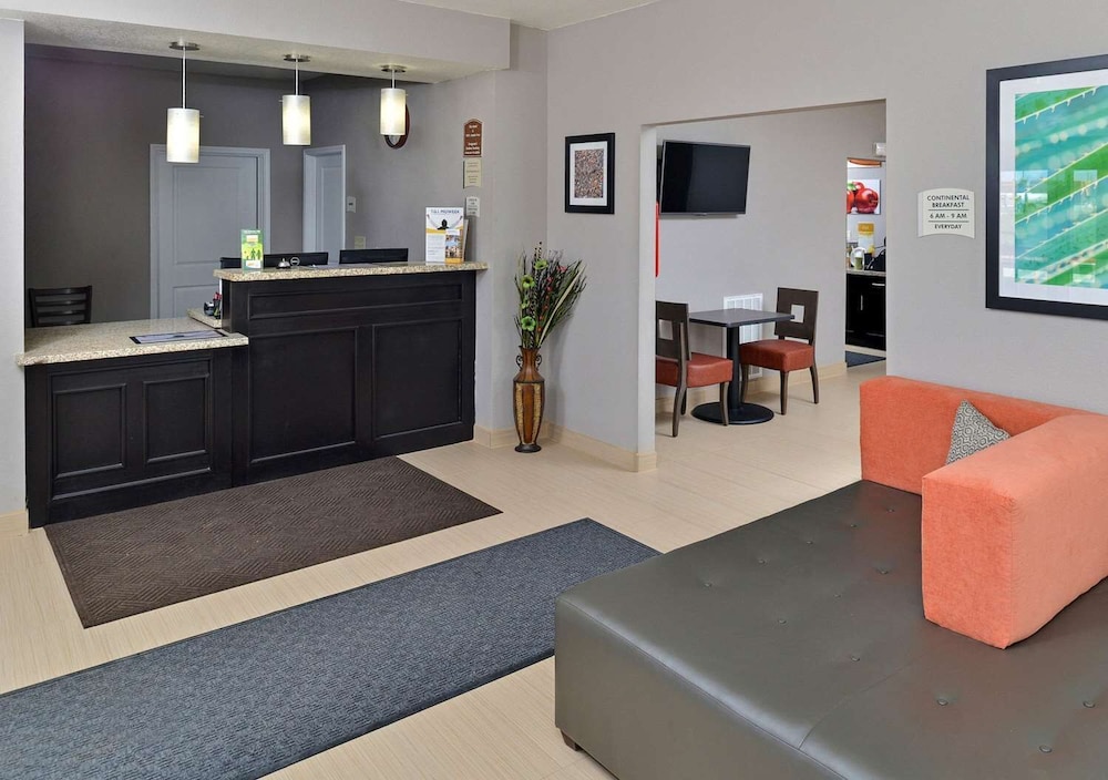 Quality Inn Suites Cotulla 3/49