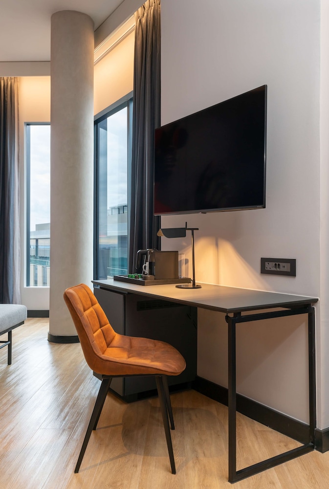 Radisson RED Hotel, Johannesburg Rosebank 61/75