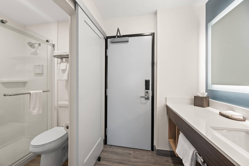 The Ellsworth Hotel, an Ascend Collection Hotel 55/59