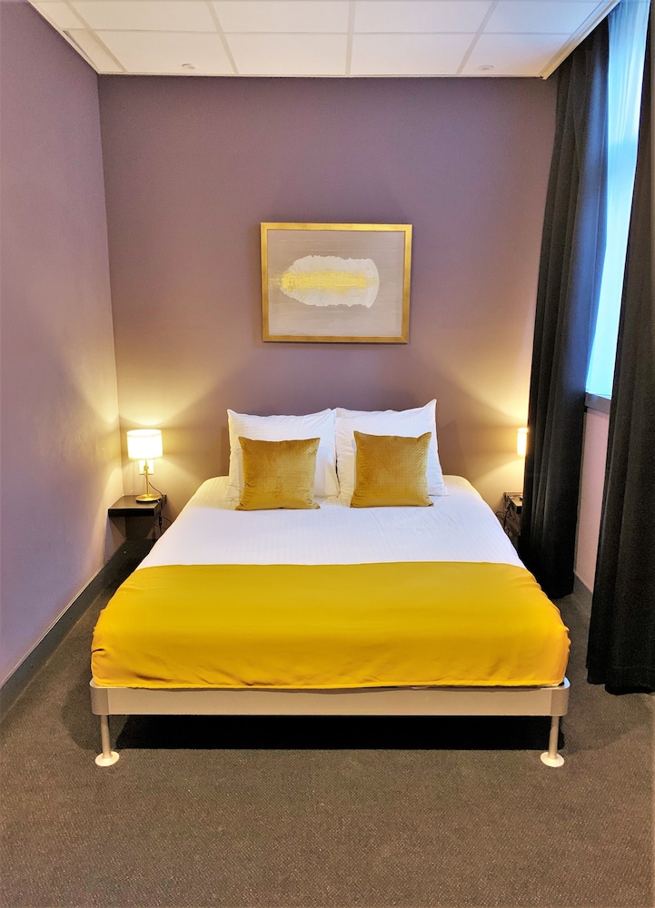 STANDARD, DOUBLE BED