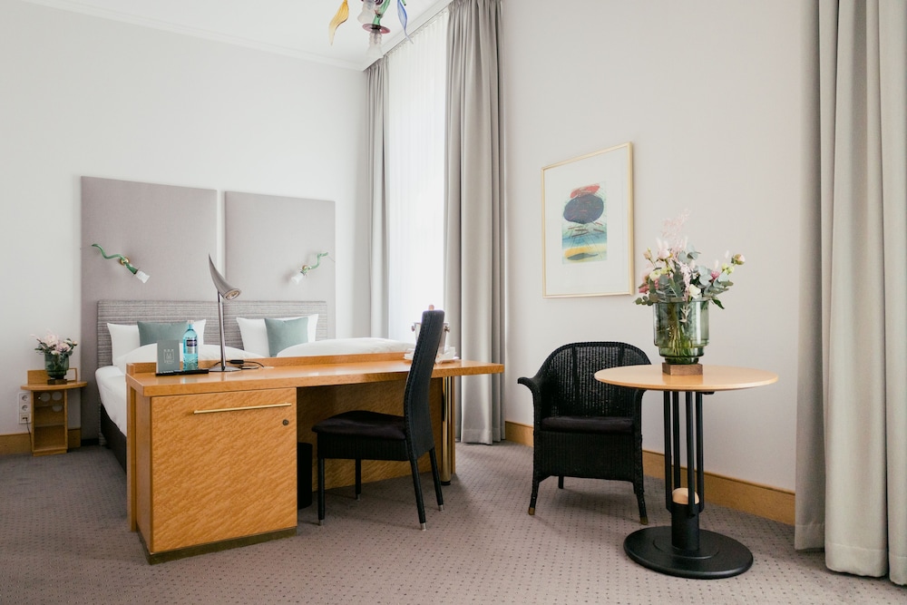 DOM HOTEL LIMBURG 6/76