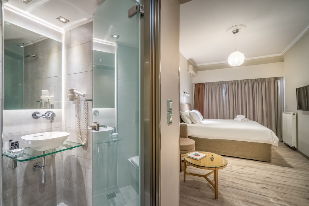 Phoenix Hotel 23/70