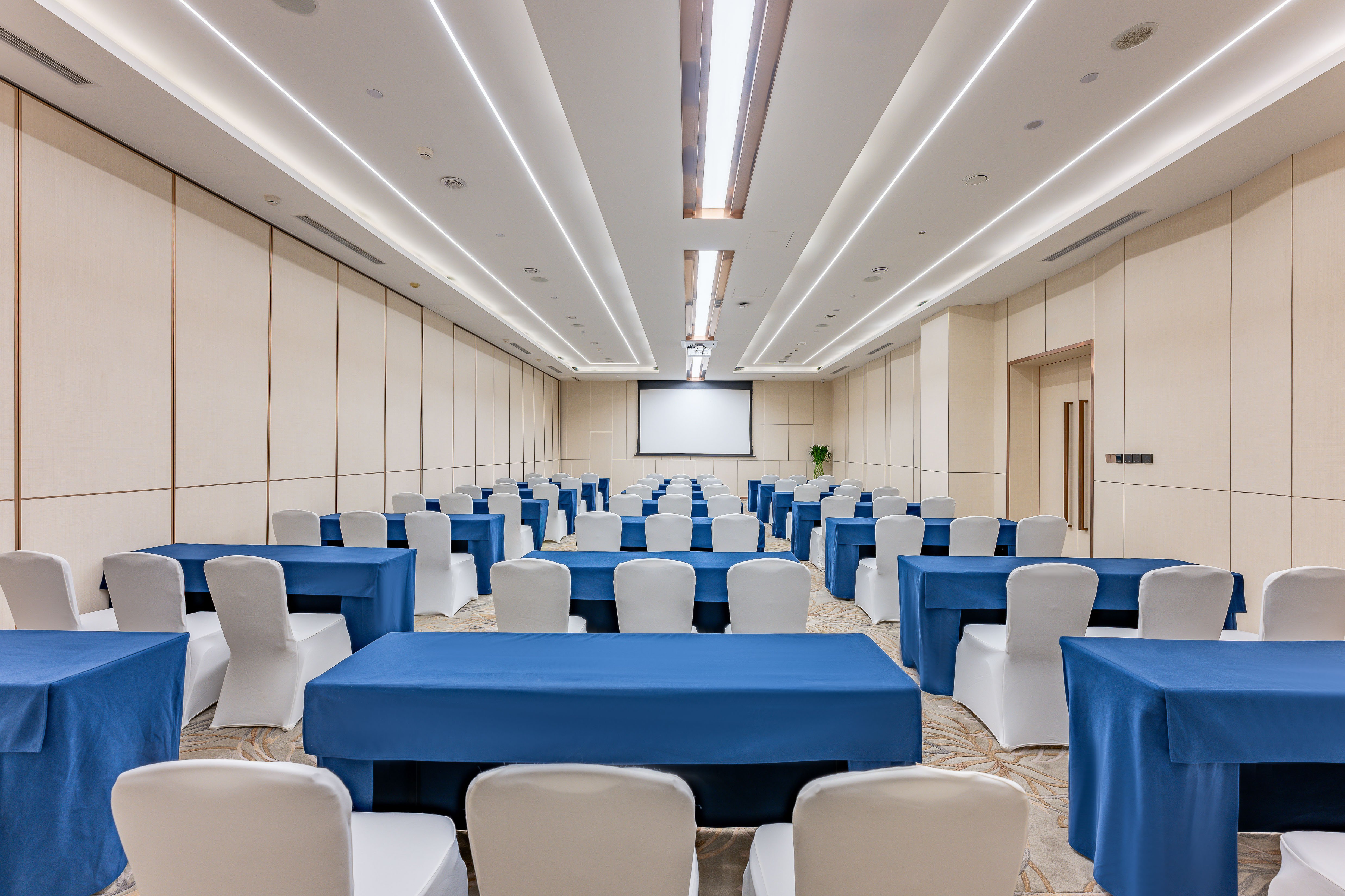 Holiday Inn Express Beijing Conference Center 27/35