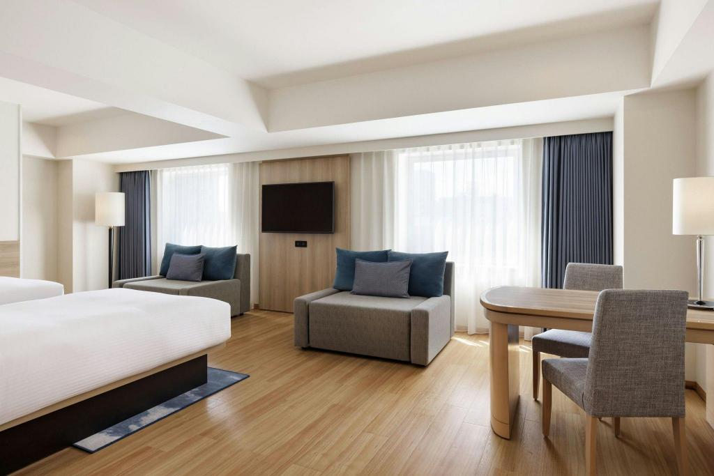 Universal, Guest Room, Family, Twin Beds, Sofa