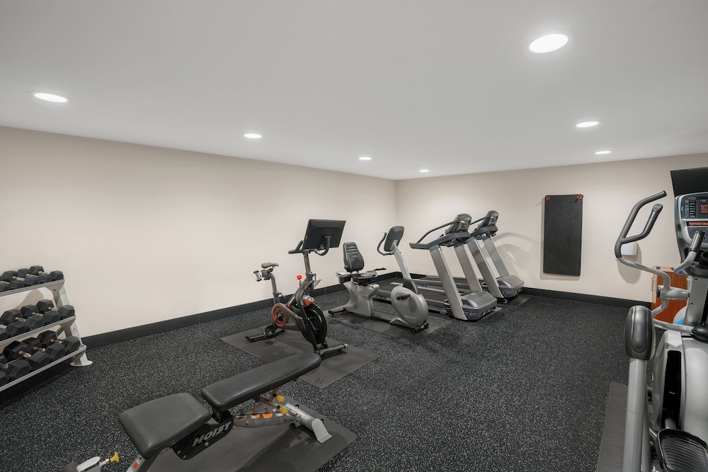 Holiday Inn Express And Suites Hayward 35/66