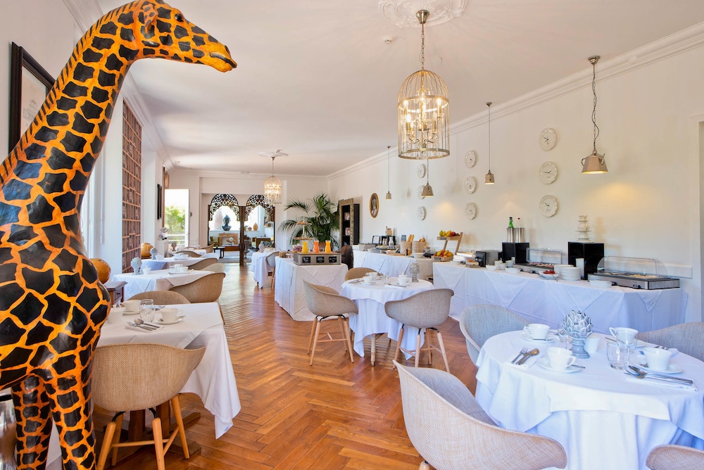 La Villa Cap D Antibes 63/77