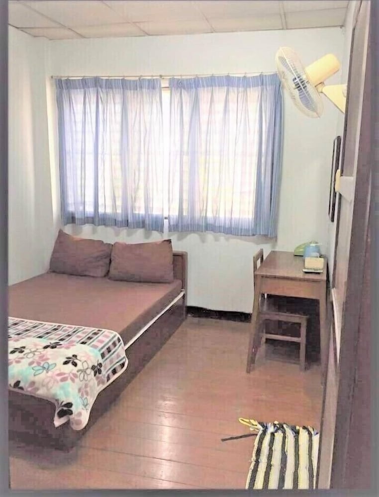 Tapae Inn Hotel 29/44