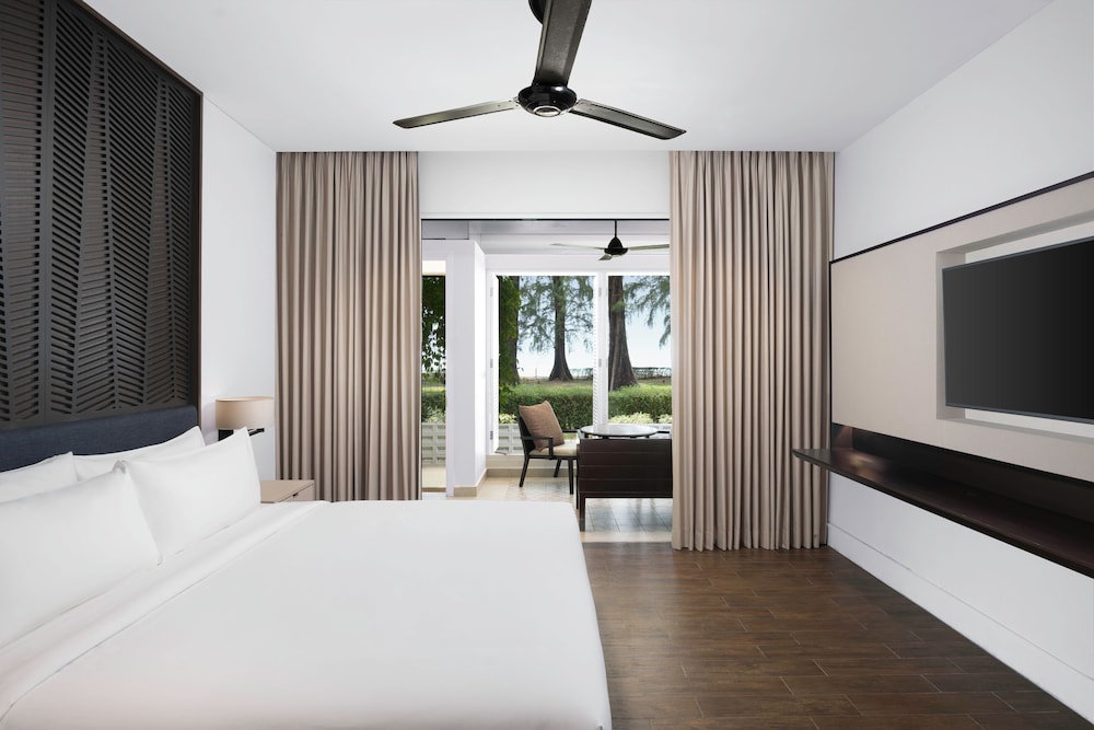 Garden, Premier, King Bed, Sea View, Patio