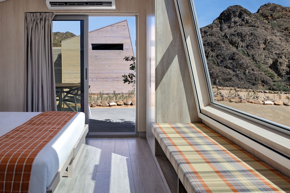 TERRA, DELUXE, CABIN