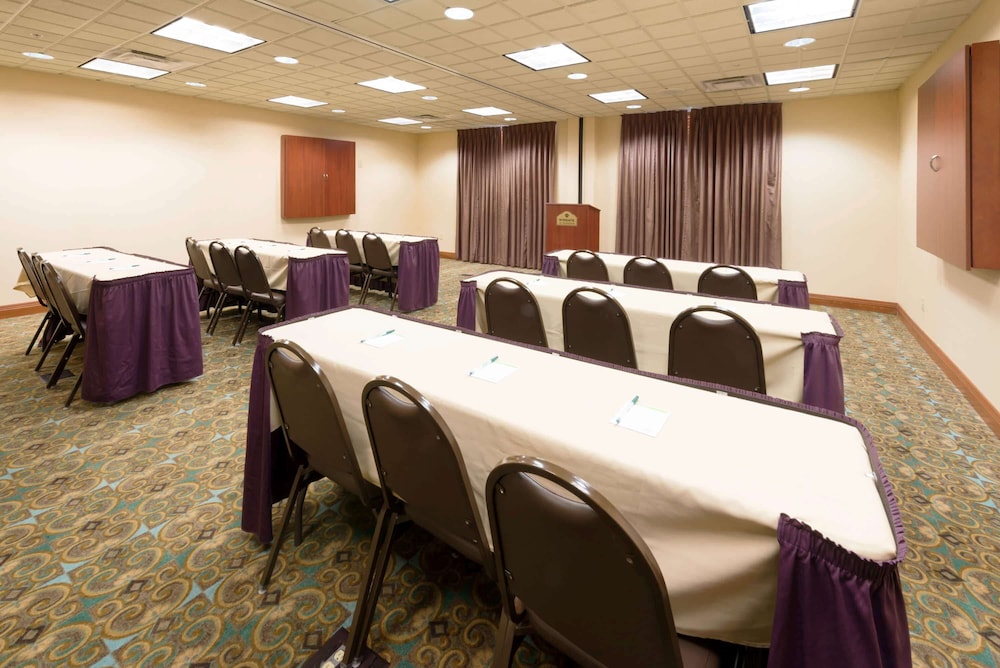 Wingate by Wyndham Erlanger - Florence - Cincinnati South 26/28