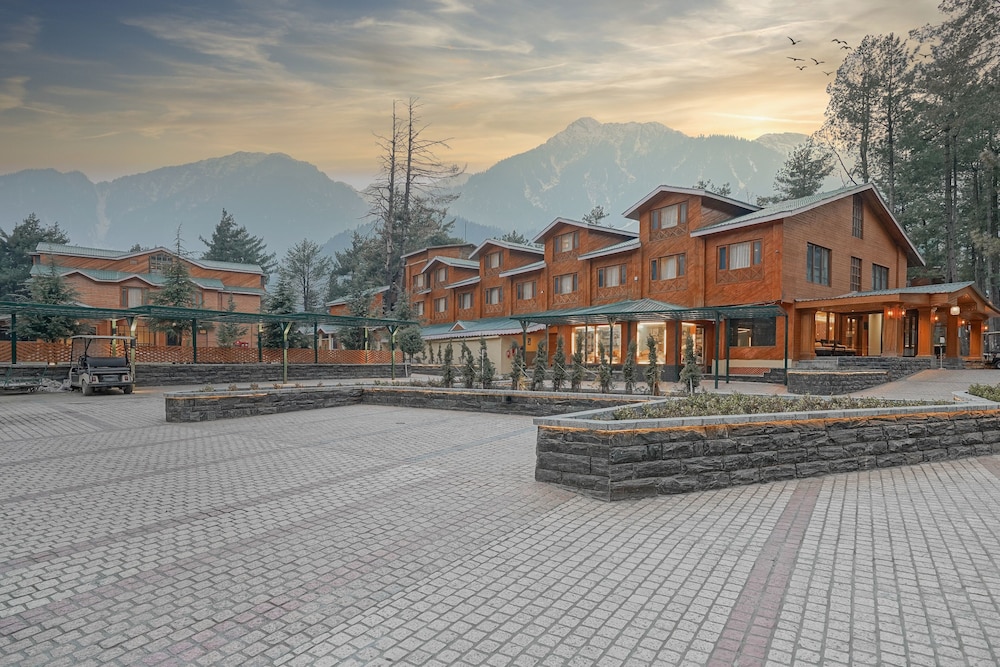 Radisson Golf Resort Pahalgam 5/61