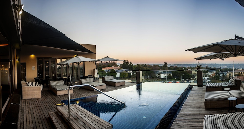 Southern Sun Hyde Park Sandton 20/48