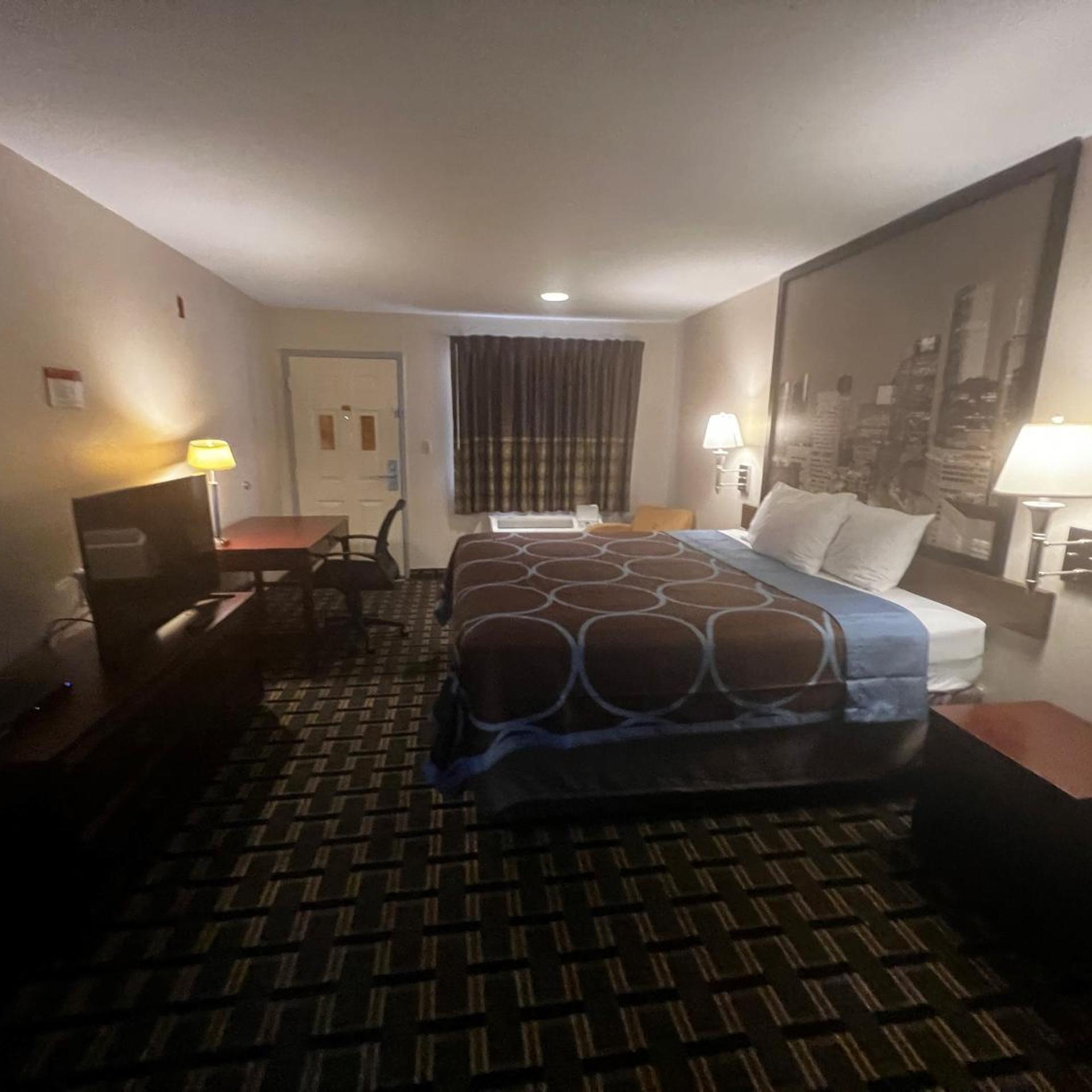 Hotel Baytown/I-10 26/56