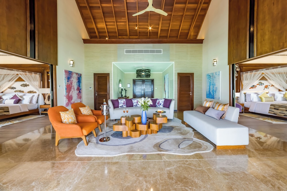 Ozen Life Maadhoo Resort 45/63