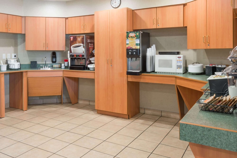 Microtel Inn Suites By Wyndham Uncasville 23/27