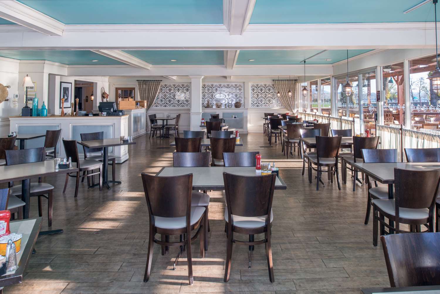 Best Western Edgewater Resort 35/46