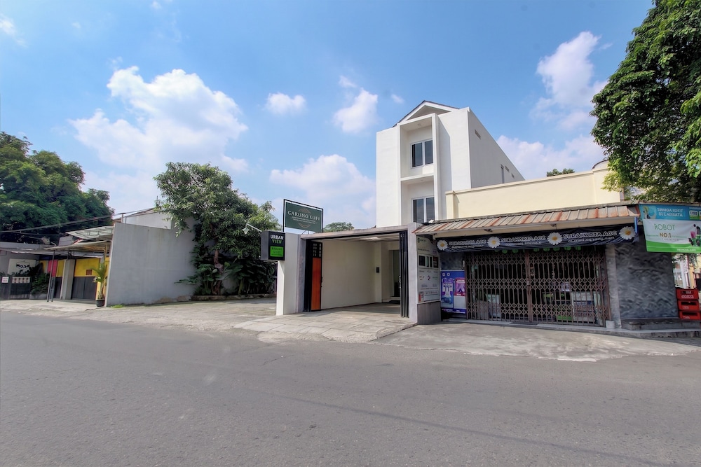Hotel O near Taman Sriwedari formerly Indria Inn 28/42
