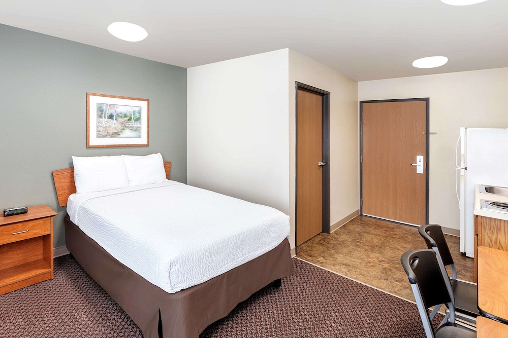 WoodSpring Suites Sioux Falls 9/16