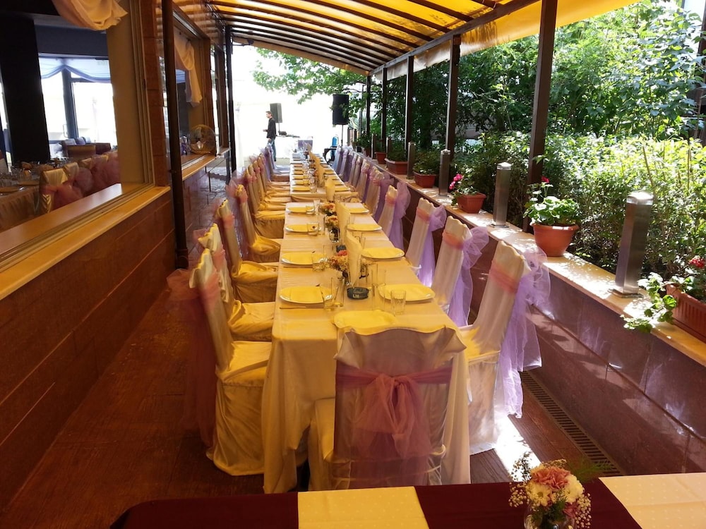 Business Hotel Elate Plaza 52/68